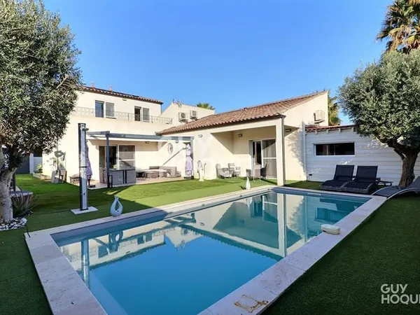 Fabrègues Villa contemporaine 134 m² 4 chambres Piscine Garage