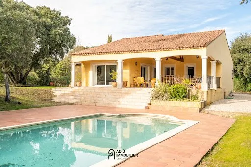 Maison 5 pièces 210 m²