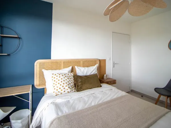 Chambre atypique de 10 m² à louer près de Lyon
