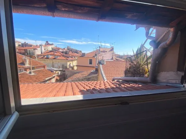 Baisse de prix! Opportunité - 2P dans le vieux Nice avec asc