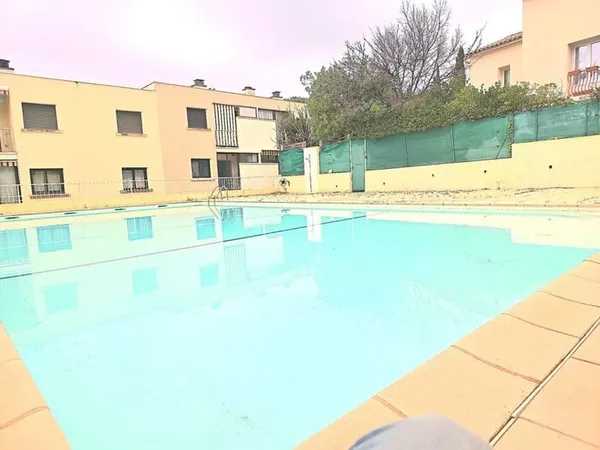 APPARTEMENT 70M2 EN T3 À Cavalaire-sur-Mer Charmant T3 entièrement rénové avec terrasse, piscine et 