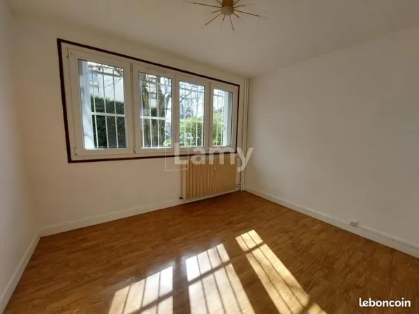 Studio 1 pièce 40 m²