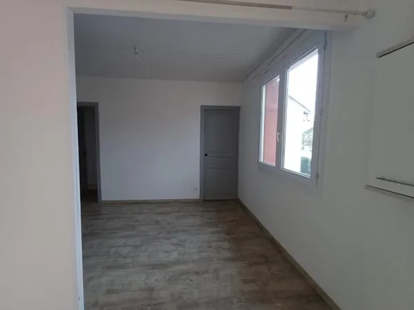 TOULOUSE GUILHEMERY STUDIO EN TRES BON ETAT AVEC PKG
