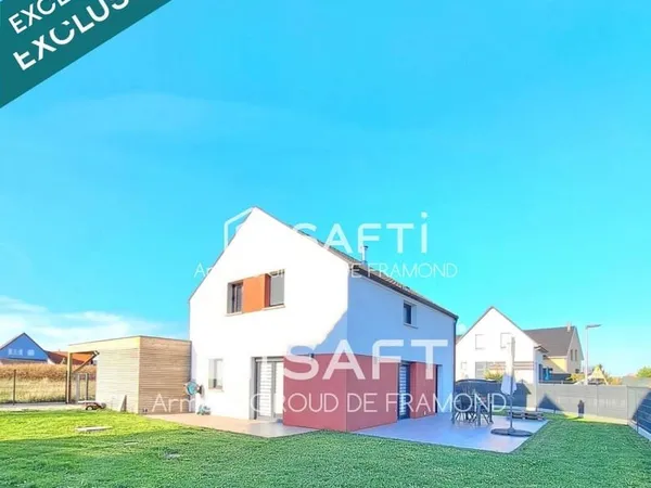 À Hirtzfelden (68740), maison récente de 2017, 110 m2 , 5 pièces avec d'un côté, vue dégagée sur les