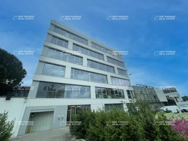 Bureaux 1 pièce 343 m²