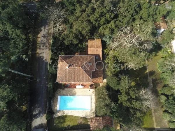 Maison 7 pièces 200 m²