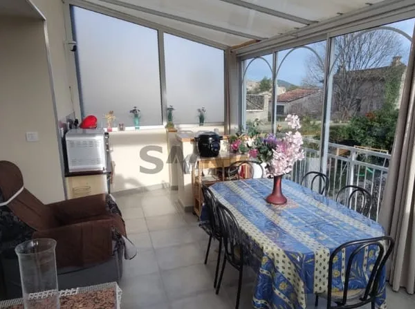 A VENDRE - MAISON DE VILLAGE 3 CHAMBRES AVEC JARDIN ET GARAG