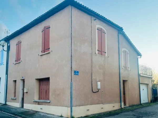 Maison T4 , comprenant garage , terrasse , jardin