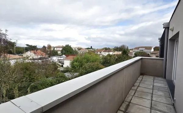 Appartement T3 avec terrasse et 2 parkings - Pessac Madran