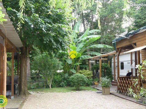 Joli terrain de loisirs
