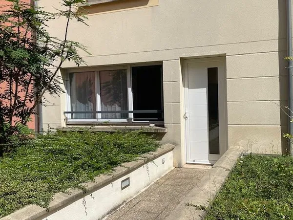 Studio 1 pièce 30 m²