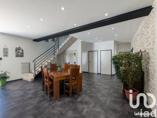 Maison 6 pièces 227 m²