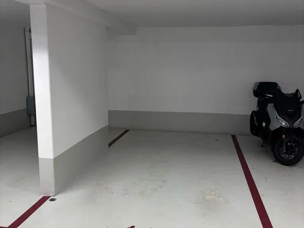 Place parking couverte - 1 min metro