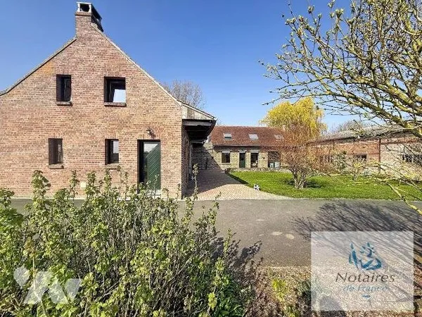 Maison 16 pièces 254 m²