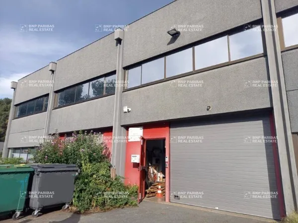 Local d'activité 493 m²