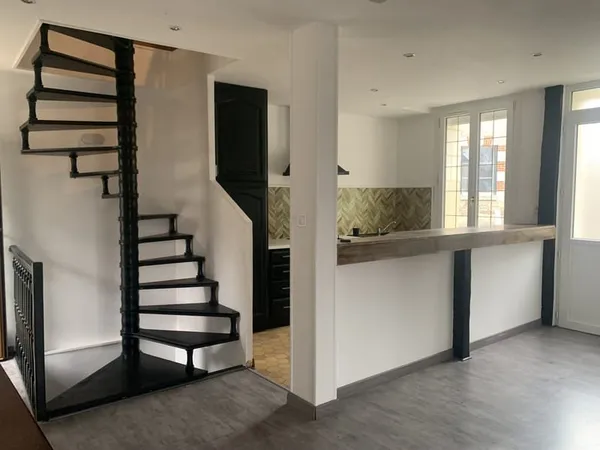 A Vendre CHARGE - maison de Bourg 3 pièces 65 M2