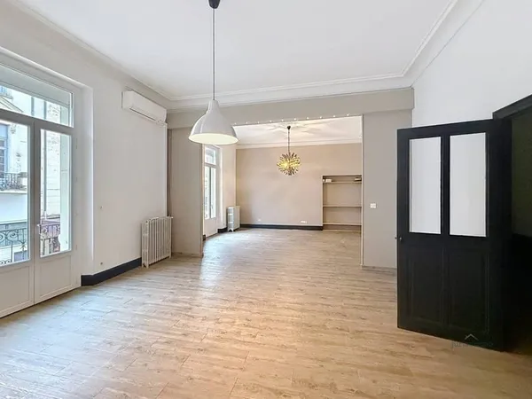 Appartement 5 pièces 158 m²