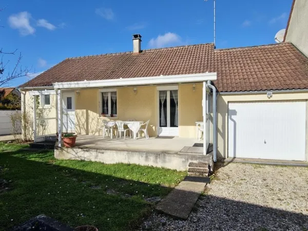 MALAY-LE-GRAND, PAVILLON PLAIN-PIEDS AVEC DEPENDANCE.