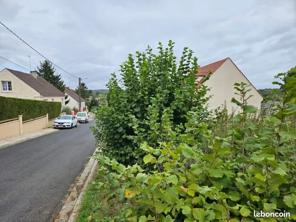 Terrain constructible dans village calme