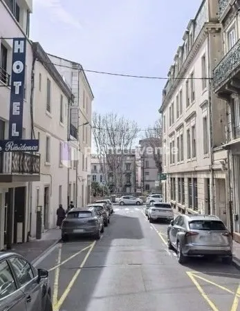 Local commercial 855 m²
