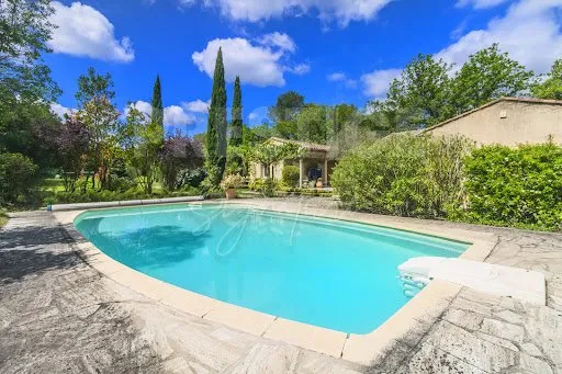 Maison 5 pièces 210 m²