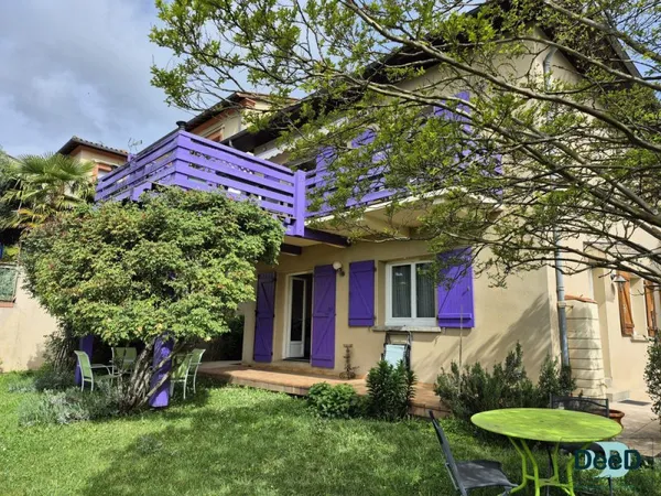 Maison avec jardin et superbe vue + T2 + studio