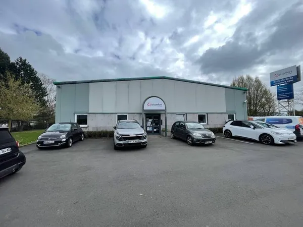 Local commercial 752 m²