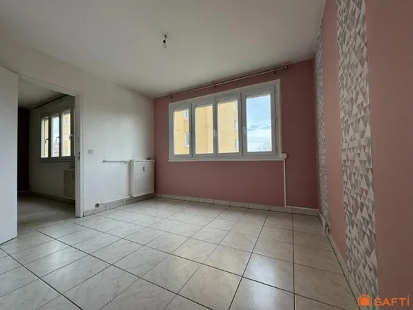 Appartement 2ème étage, vue dégagée !