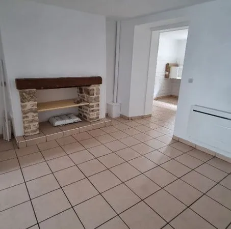 Maison à louer - Saint-Claud (71 m²)