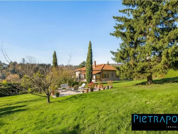 Lumineuse maison sur terrain de 1800m2