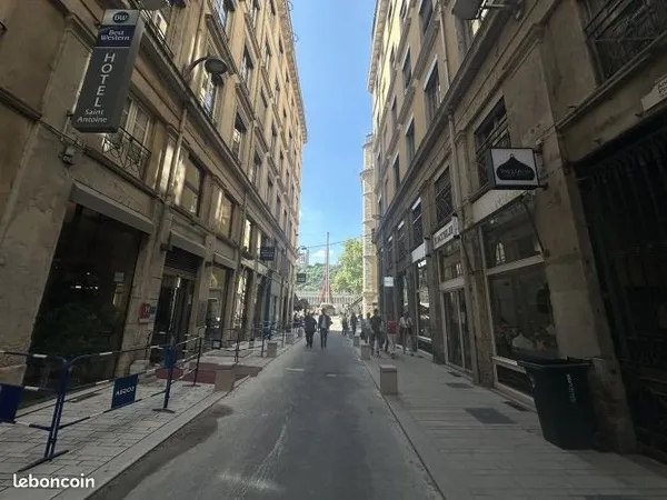 Commerce 50 m²