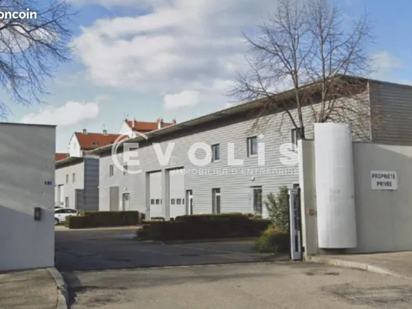 Local d'activité 364 m²