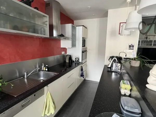 77 - NANGIS plein centre - Appartement 4 pièces, 9O m2 envir