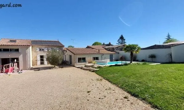 Maison 5 pièces 237 m²