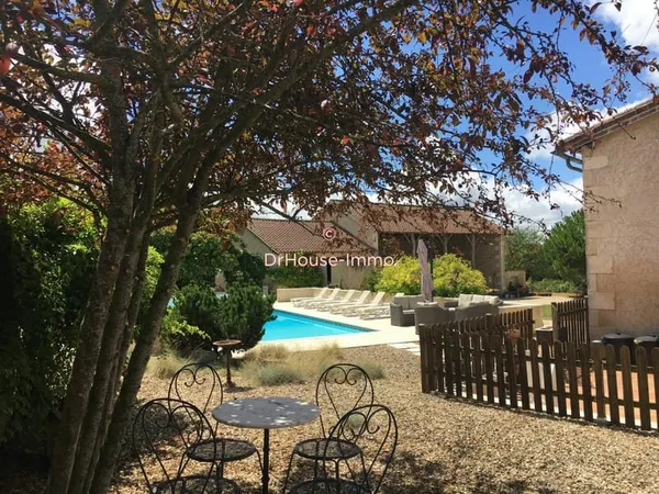 PROPRIETE SUD CHARENTE POUR PROJET FAMILIALE OU TOURISTIQUE
