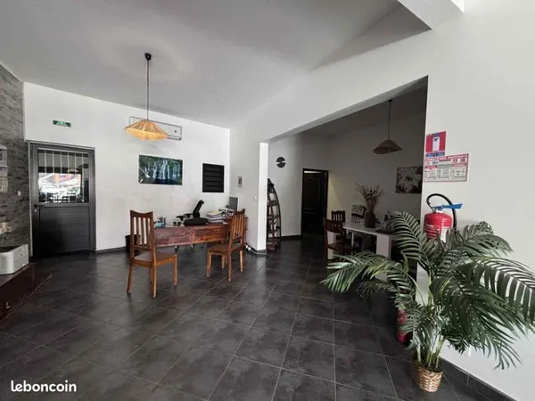 Location local commercial 65m2