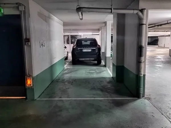 Place de parking boxable Angle Greffulhe Marcel Cerdan