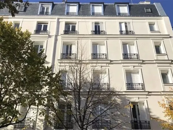 PARIS 17° 2 Pièces immeuble récent