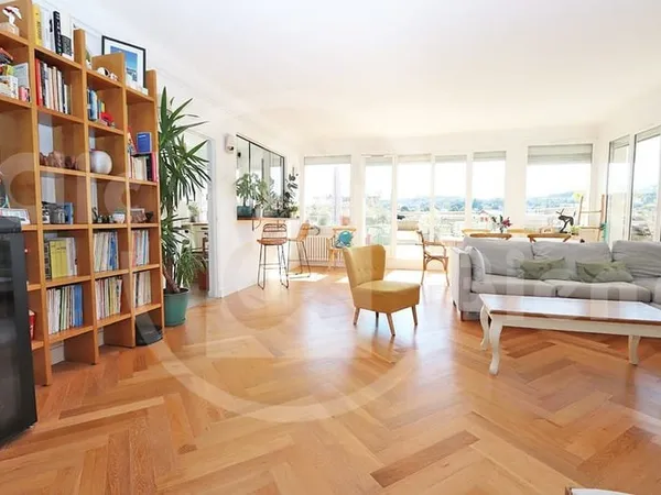 VIROFLAY: appartement d'exception avec terrasse de 200 m².