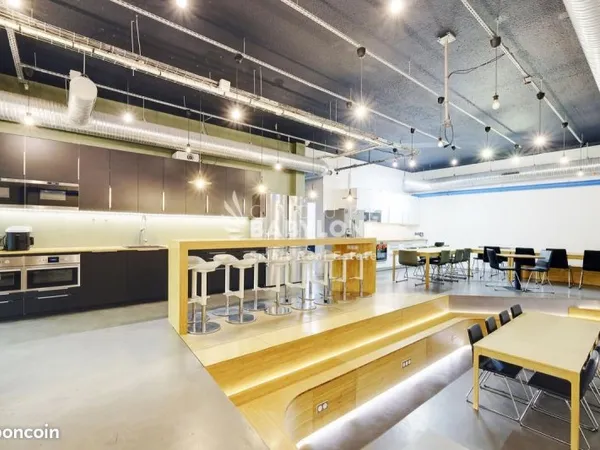 Bureaux 801 m²