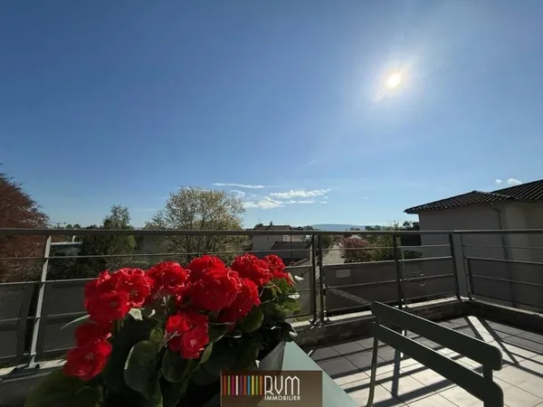 Superbe appartement T5 de 99 m² avec vaste balcon - Résidence de standing
