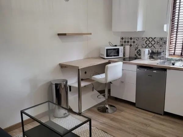Beau studio meublé proche gare