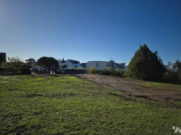 Terrain 649 m²