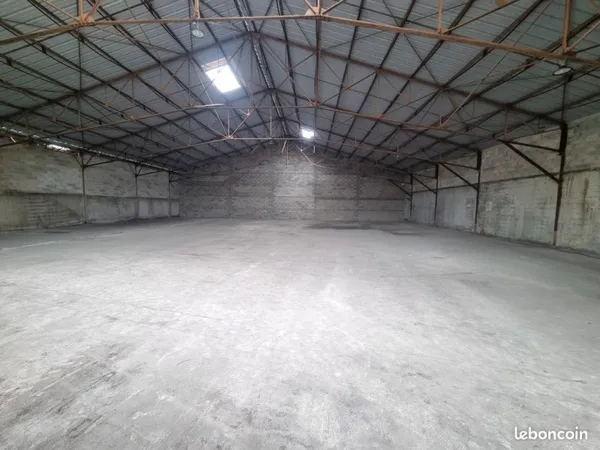 Espace de 375m2 avec 100m2 d'extérieur