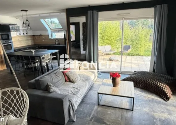 Propriété de charme au coeur d'un parc boisé d'environ 4 000 m²
