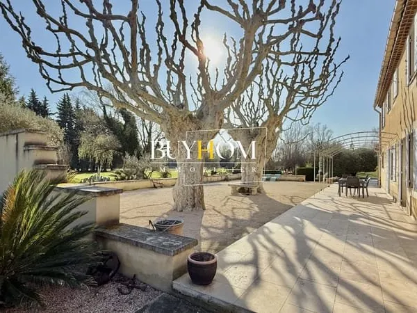 Maison 7 pièces 215 m²
