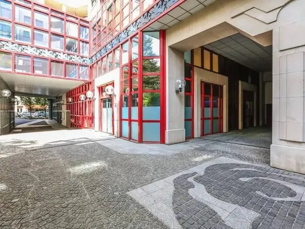 Boutique 2 pièces 270 m²