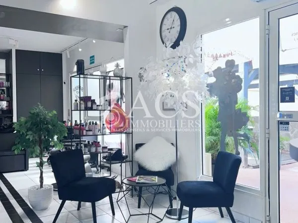 Salon de coiffure dans zone touristique