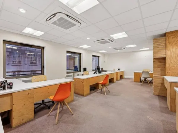 Bureaux 192 m²