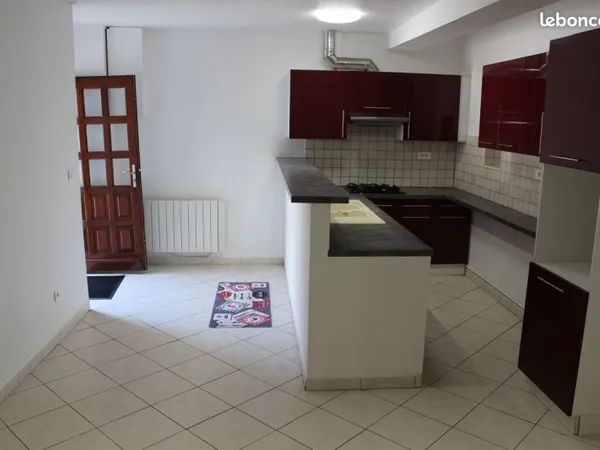 Location appartement à Chablis / Rue principale